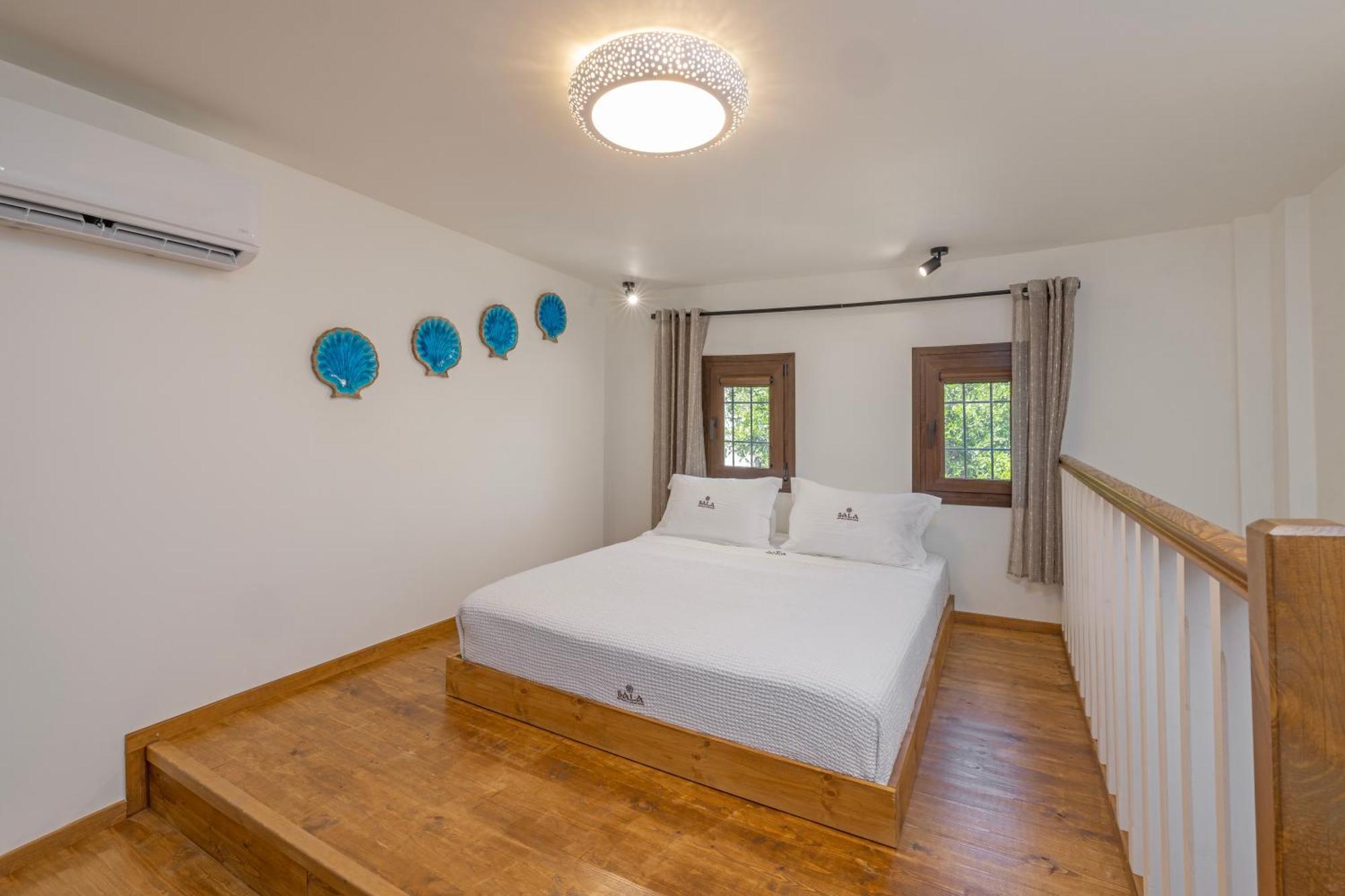 Sala Historical Luxury Suites Rhodes City Ngoại thất bức ảnh